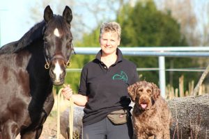 Uschi mit Pferd Leona und Hund Bora